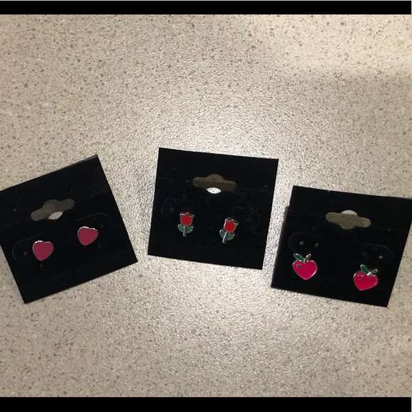 🍎💗🌹Earrings 🌹💗🍎 - Picture 5 of 6
